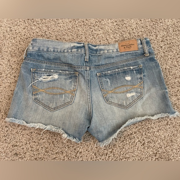 Abercrombie low rise shorts - Picture 2 of 2